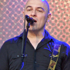 Dominique A, Музыкальный Портал α