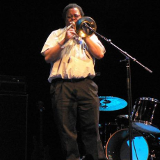 George Lewis, Музыкальный Портал α