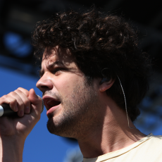 Michael Angelakos, Музыкальный Портал α