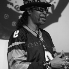 Bootsy Collins, Музыкальный Портал α