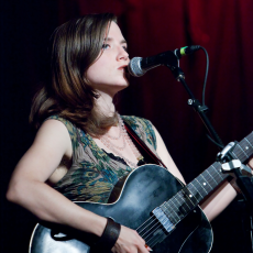 Jolie Holland, Музыкальный Портал α