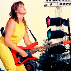 Katrina Leskanich, Музыкальный Портал α