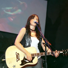 KT Tunstall, Музыкальный Портал α