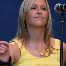 Nicole Appleton, Музыкальный Портал α