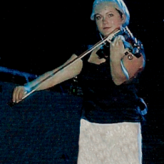 Sara Watkins, Музыкальный Портал α