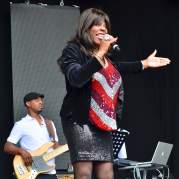 Jaki Graham, Музыкальный Портал α