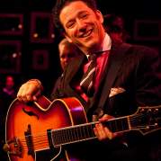 John Pizzarelli, Музыкальный Портал α