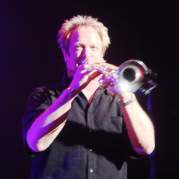 Lee Loughnane, Музыкальный Портал α