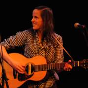 Sera Cahoone, Музыкальный Портал α